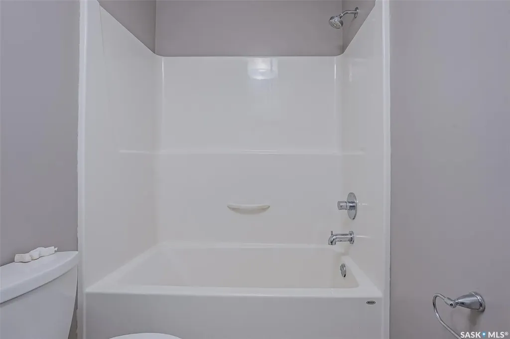3107 Mcclocklin Road Saskatoon SK S7R 0J1