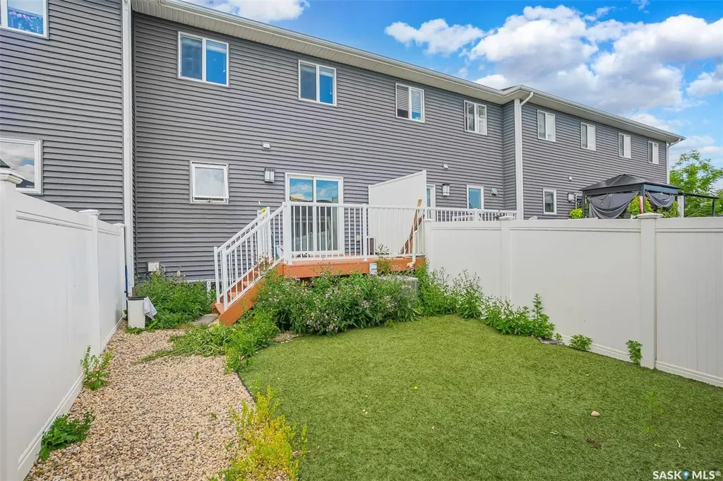 3107 Mcclocklin Road Saskatoon SK S7R 0J1