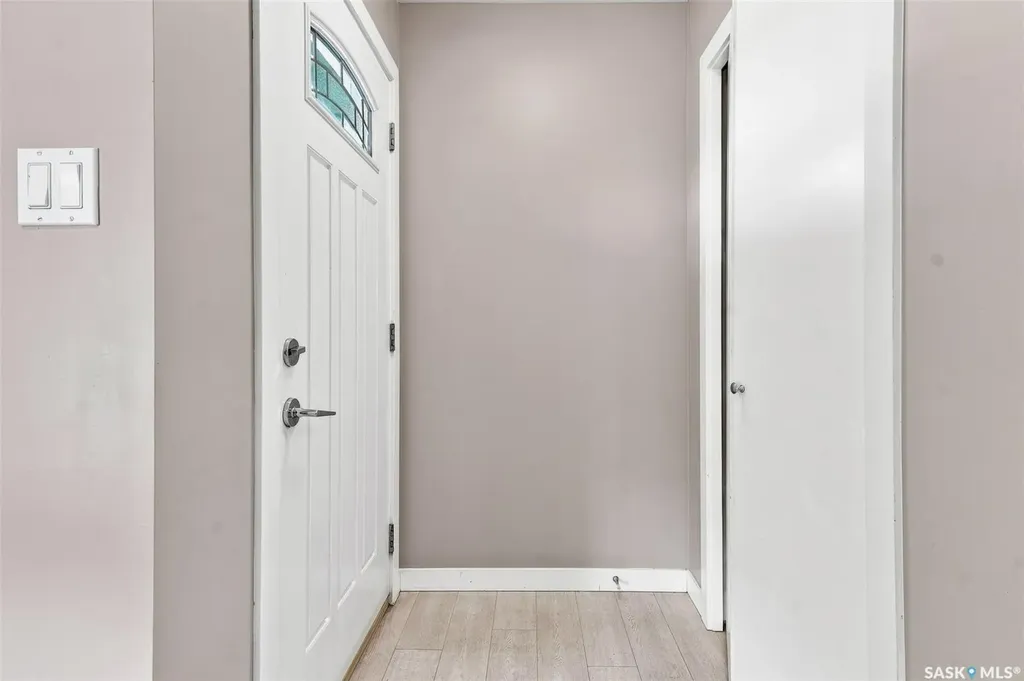 3107 Mcclocklin Road Saskatoon SK S7R 0J1