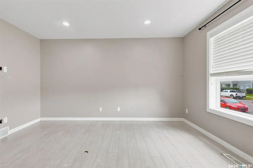 3107 Mcclocklin Road Saskatoon SK S7R 0J1