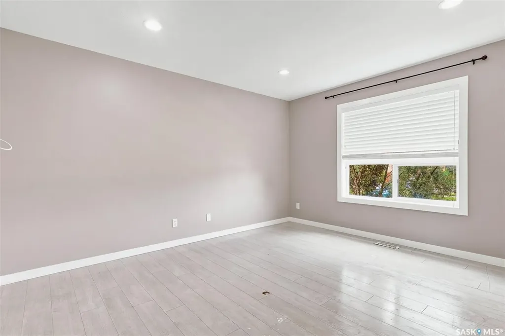 3107 Mcclocklin Road Saskatoon SK S7R 0J1