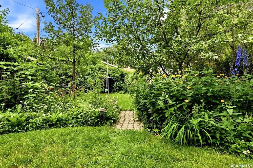 3470 Angus Street Regina SK S4S 1R2