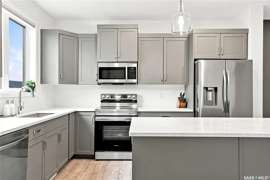 1054 Brighton Gate Saskatoon SK S7V 1S6
