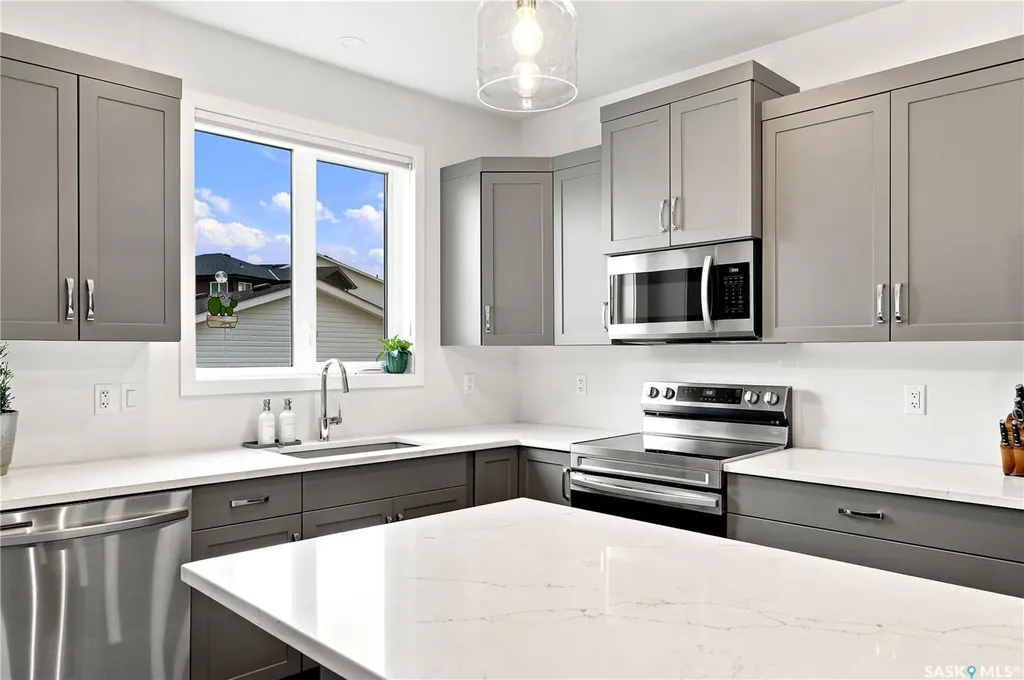 1054 Brighton Gate Saskatoon SK S7V 1S6