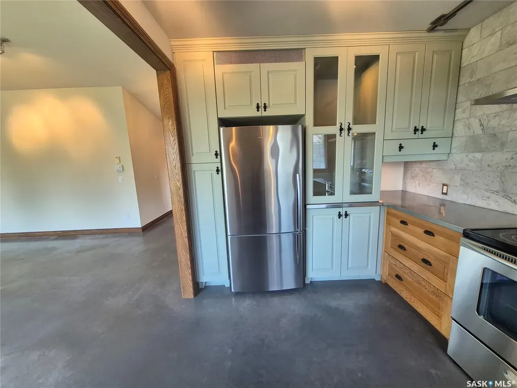 825 Geisen Street Radville SK S0C 2G0