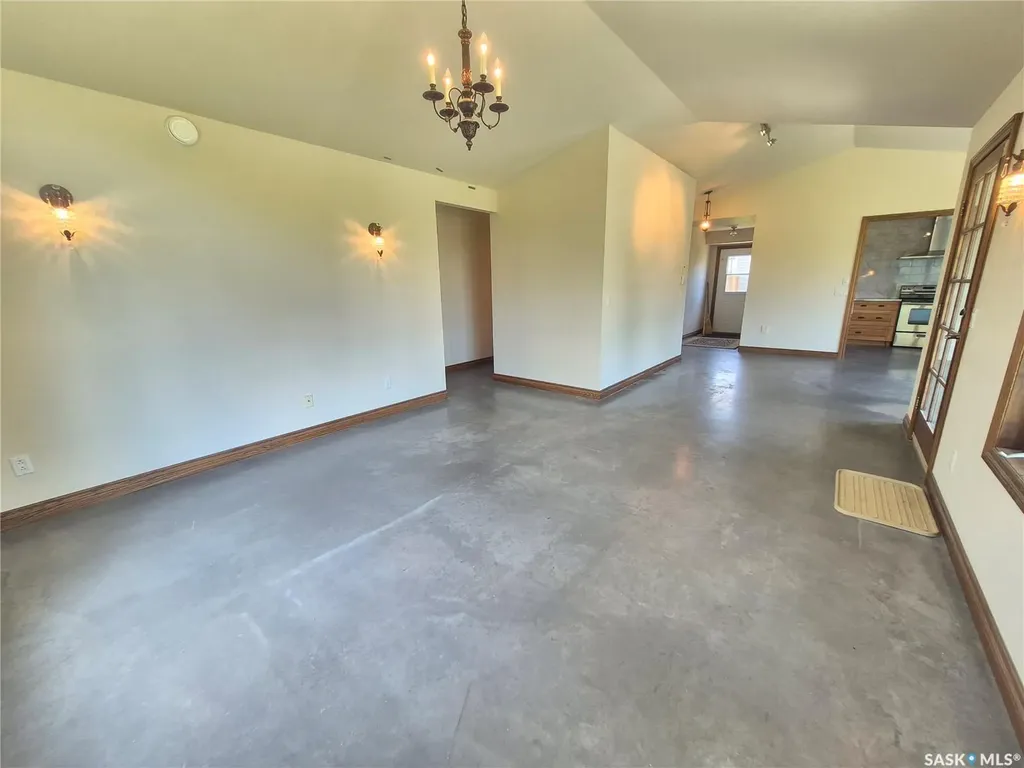 825 Geisen Street Radville SK S0C 2G0