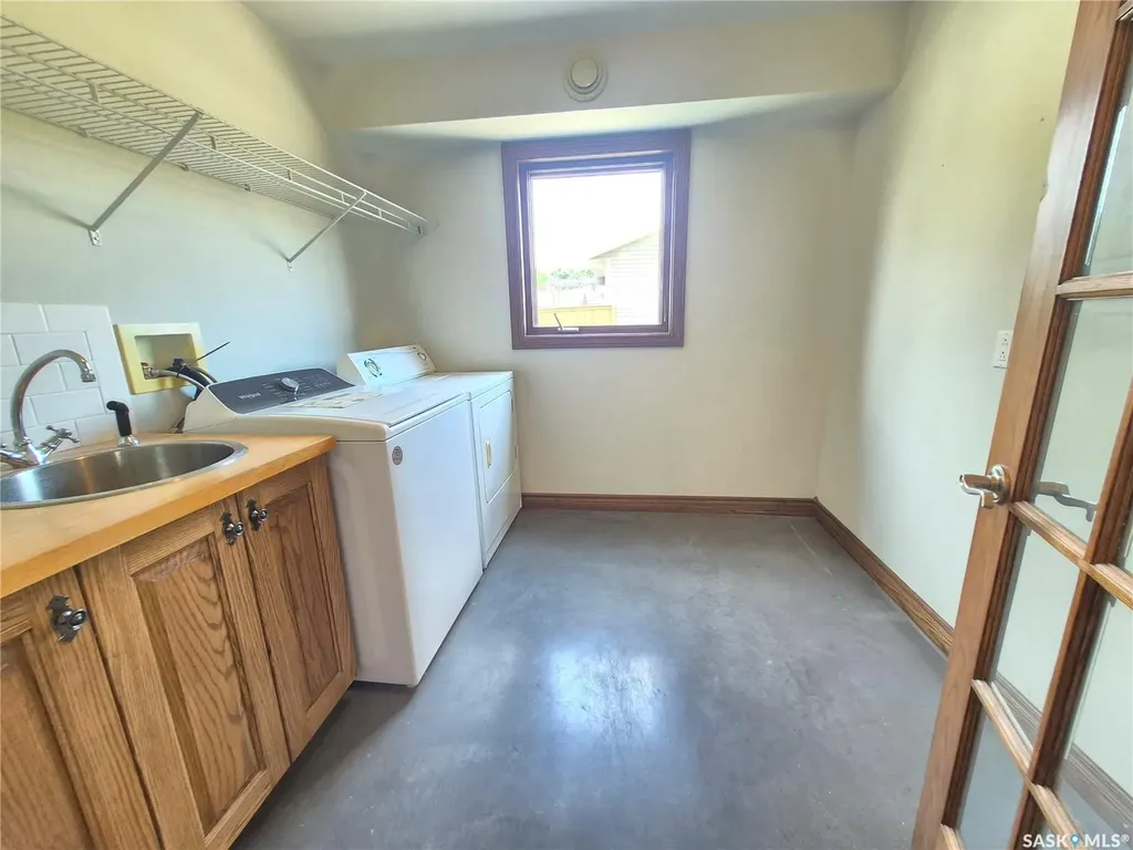 825 Geisen Street Radville SK S0C 2G0
