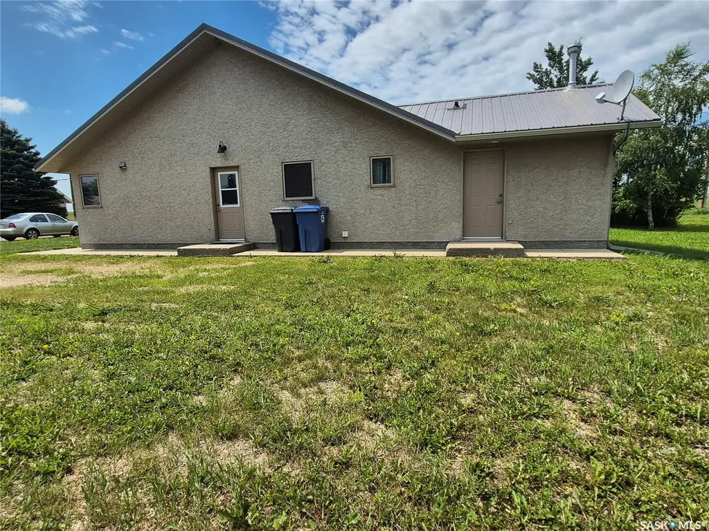 825 Geisen Street Radville SK S0C 2G0