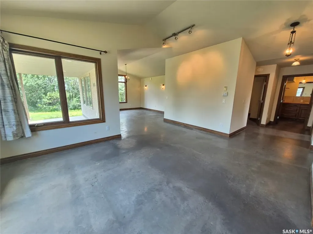 825 Geisen Street Radville SK S0C 2G0