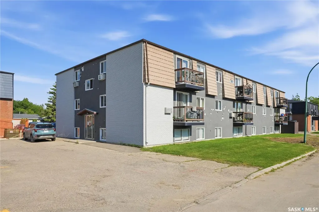 116 Acadia Court Saskatoon SK S7H 4T7
