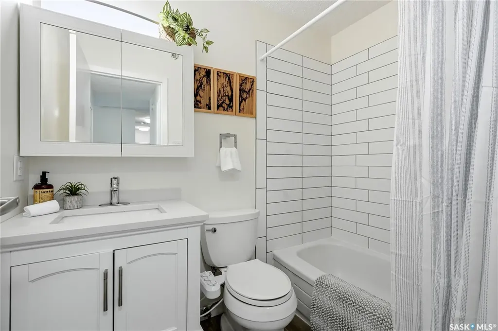 116 Acadia Court Saskatoon SK S7H 4T7