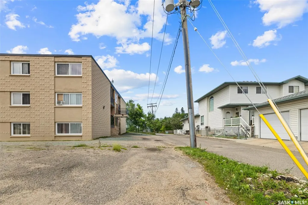 2620 5th Avenue N Regina SK S4R 5E5