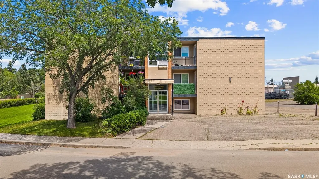 2620 5th Avenue N Regina SK S4R 5E5