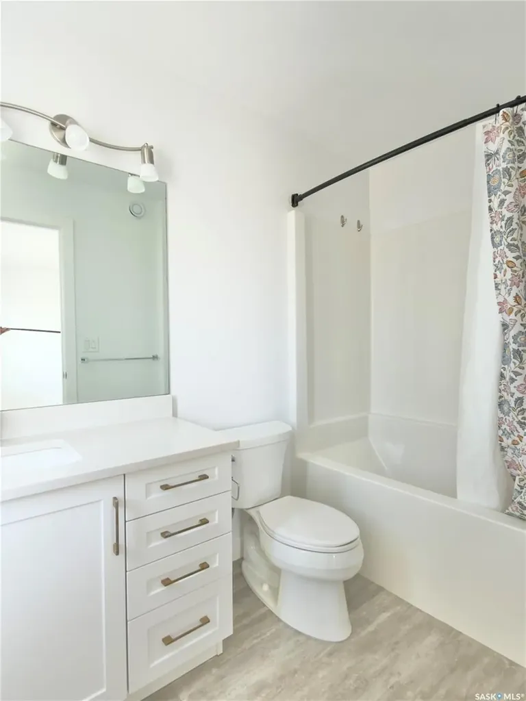 128 Westfield Road Saskatoon SK S7V 0Z9