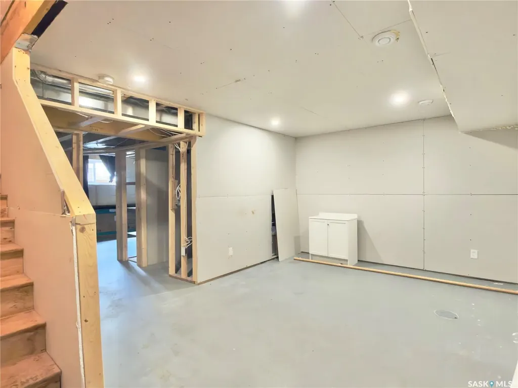 128 Westfield Road Saskatoon SK S7V 0Z9