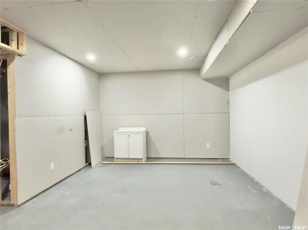 128 Westfield Road Saskatoon SK S7V 0Z9