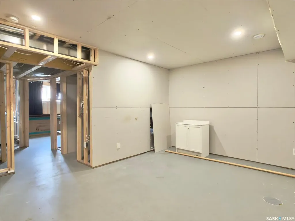 128 Westfield Road Saskatoon SK S7V 0Z9