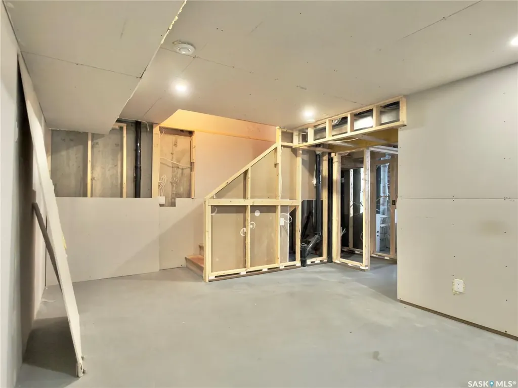 128 Westfield Road Saskatoon SK S7V 0Z9