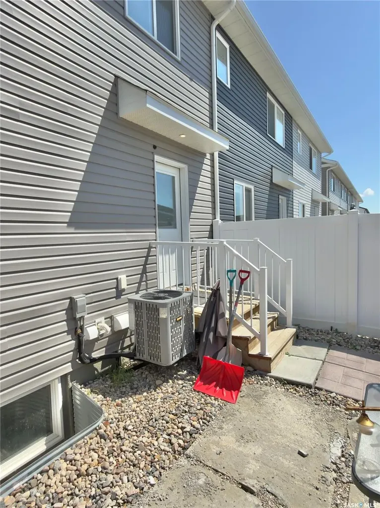 128 Westfield Road Saskatoon SK S7V 0Z9