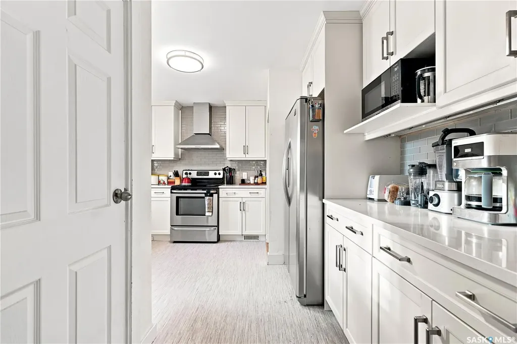 1706 Ewart Avenue Saskatoon SK S7H 2L2
