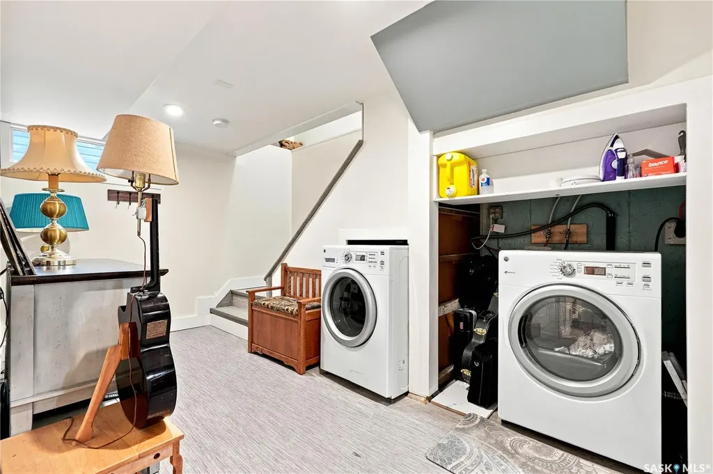 1706 Ewart Avenue Saskatoon SK S7H 2L2