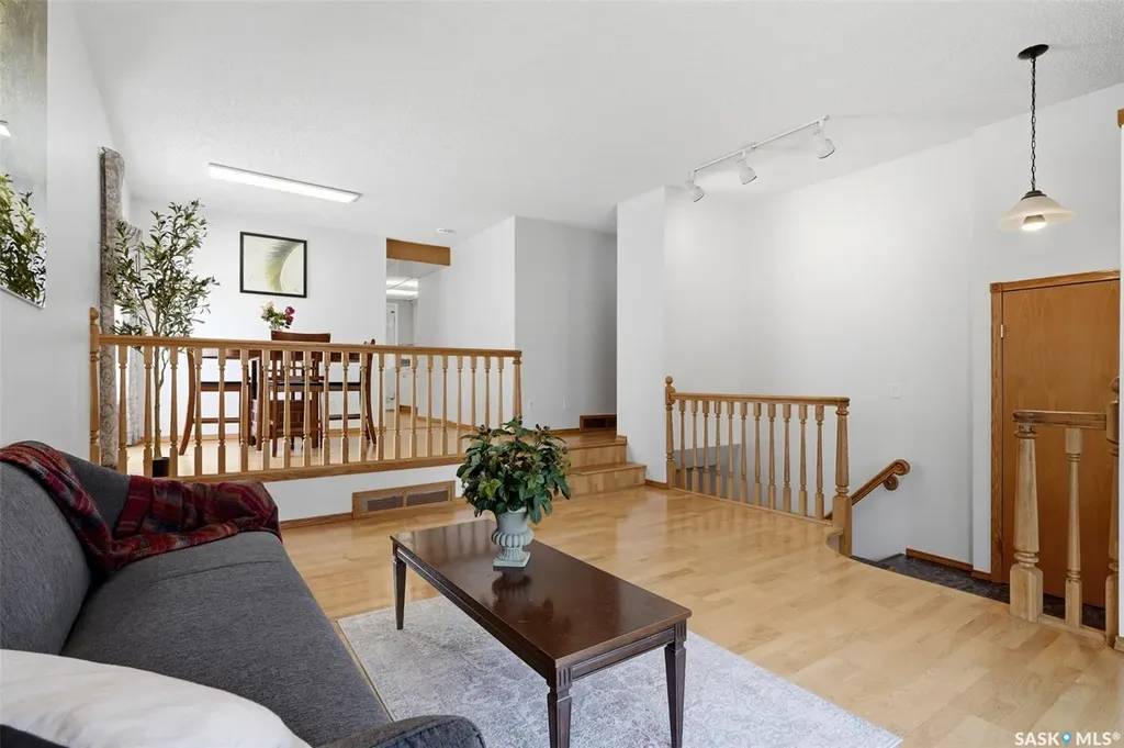 2407 Rooke Place Regina SK S4V 1T7
