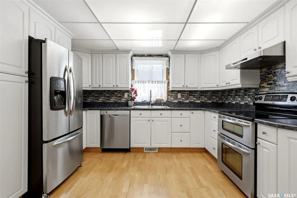 2407 Rooke Place Regina SK S4V 1T7