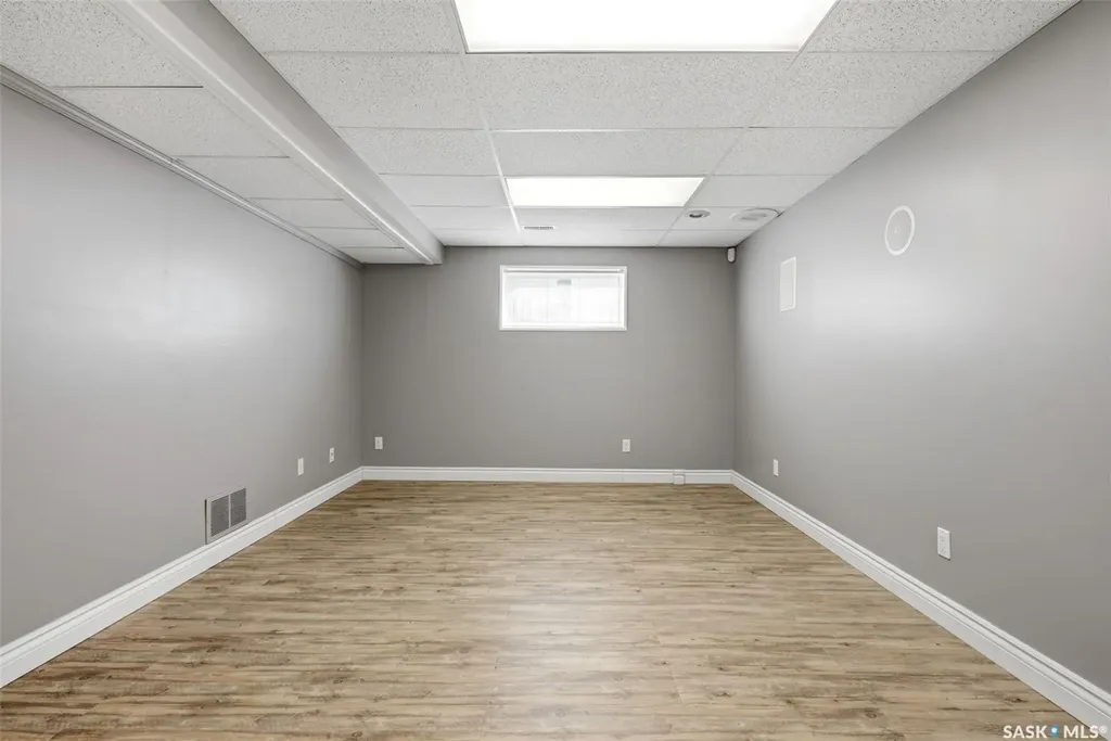 2407 Rooke Place Regina SK S4V 1T7