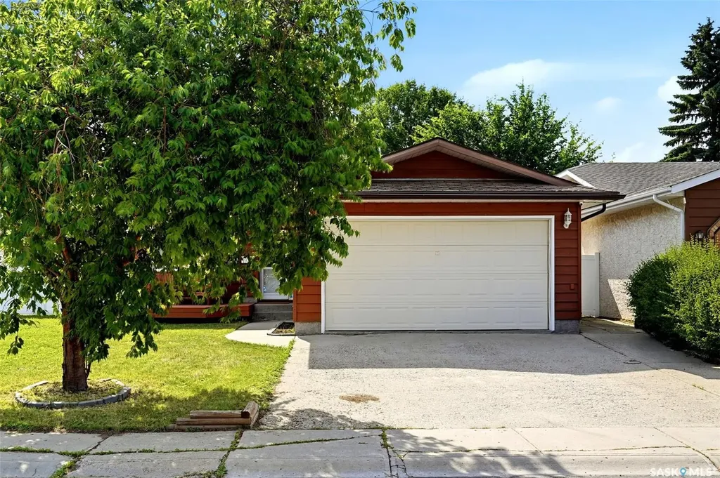 2407 Rooke Place Regina SK S4V 1T7