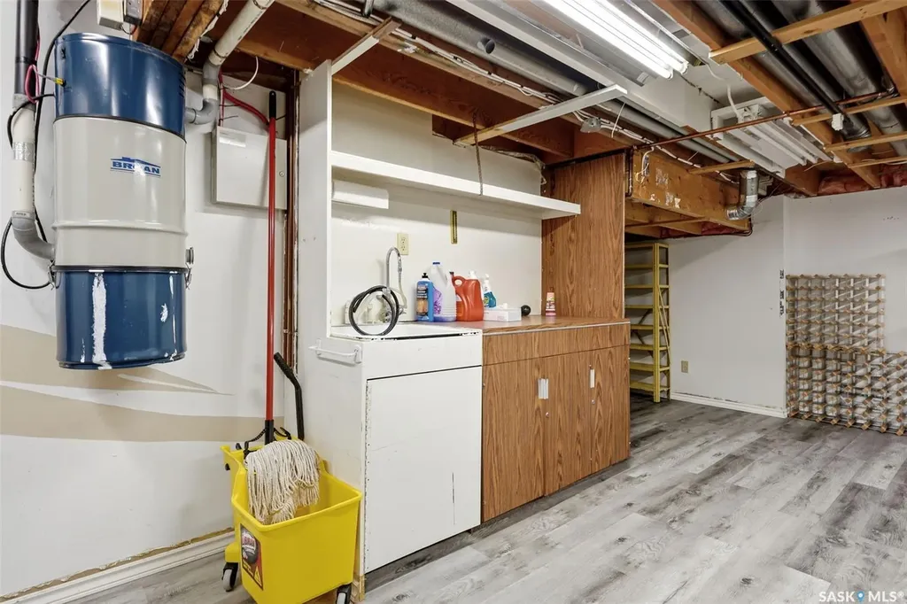 2407 Rooke Place Regina SK S4V 1T7