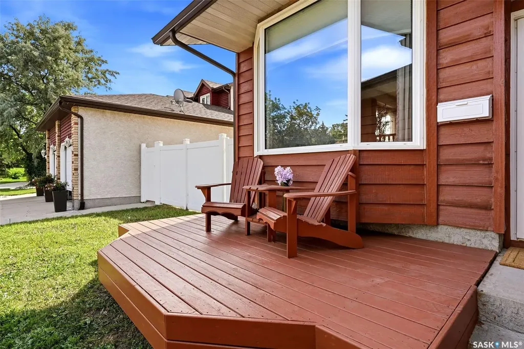 2407 Rooke Place Regina SK S4V 1T7