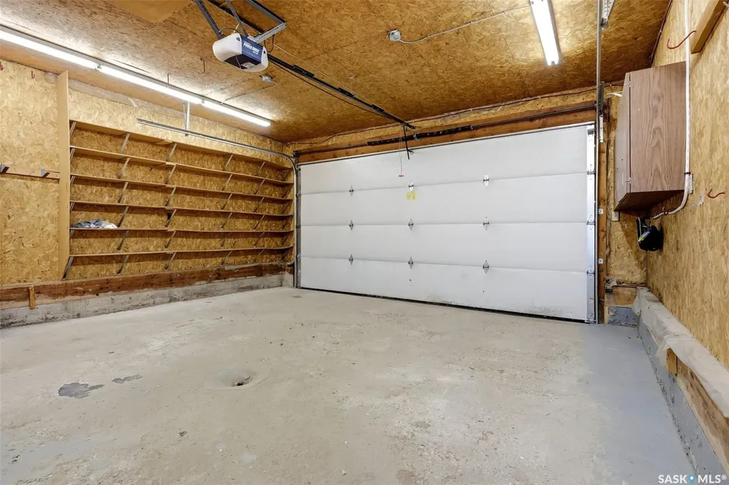 2407 Rooke Place Regina SK S4V 1T7