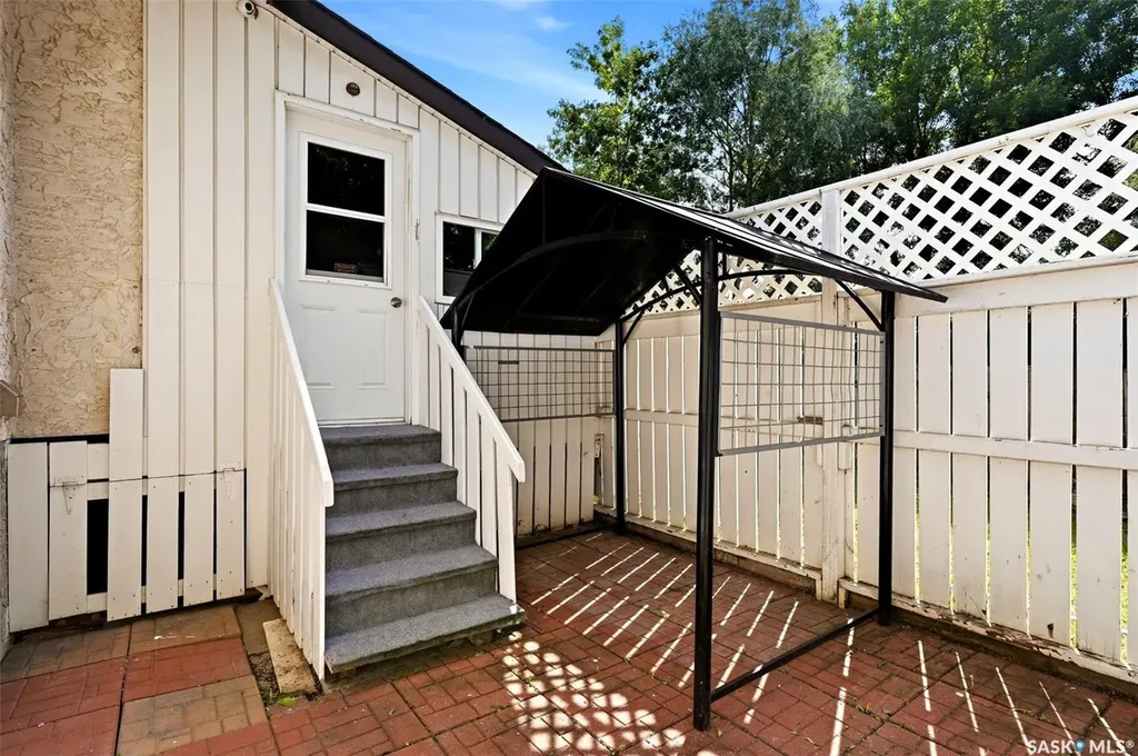 2407 Rooke Place Regina SK S4V 1T7