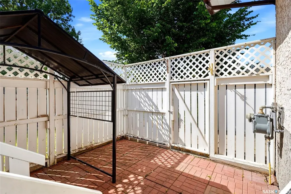 2407 Rooke Place Regina SK S4V 1T7