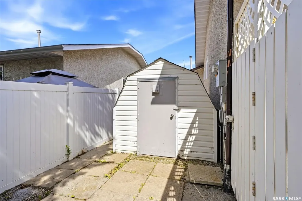 2407 Rooke Place Regina SK S4V 1T7