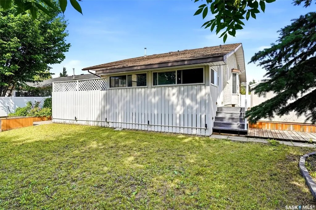 2407 Rooke Place Regina SK S4V 1T7