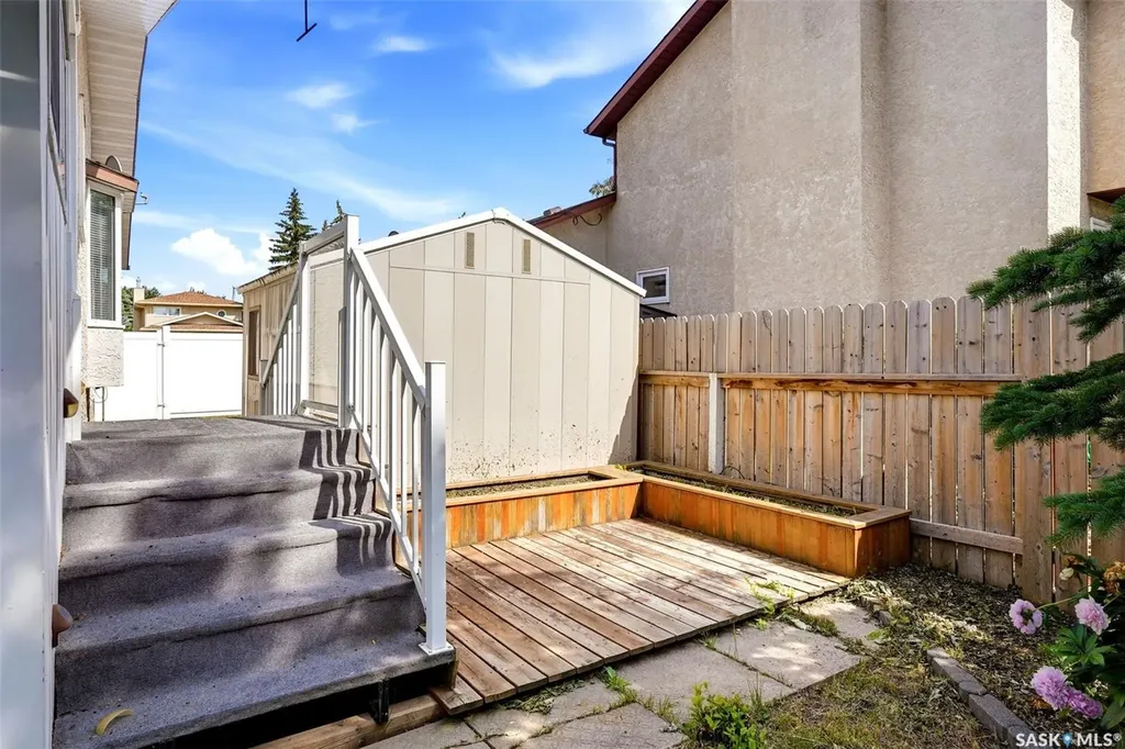 2407 Rooke Place Regina SK S4V 1T7