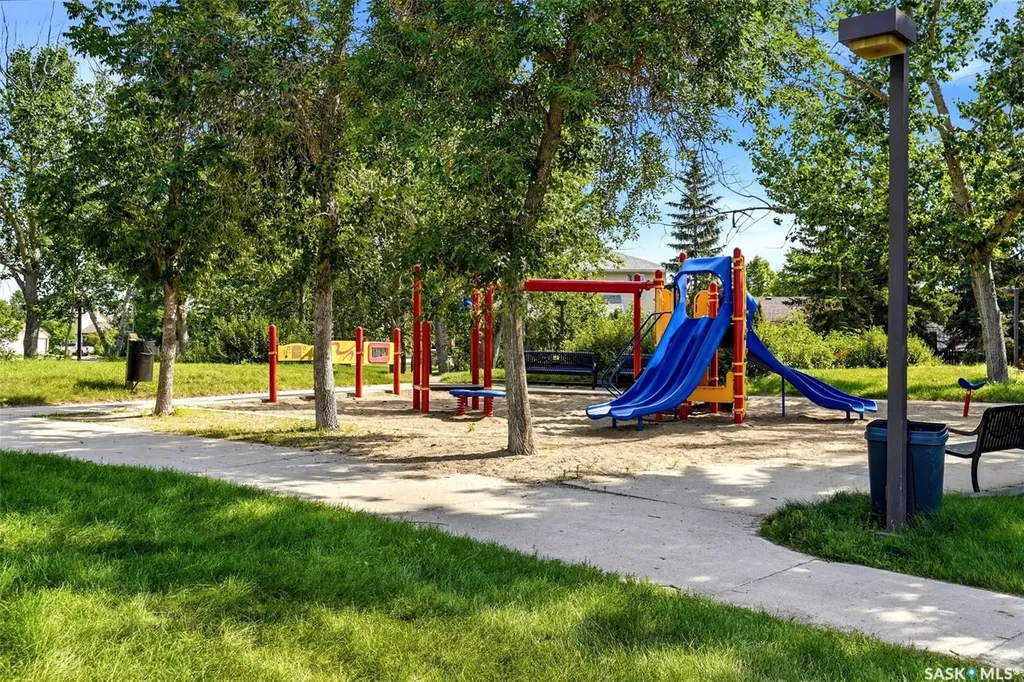 2407 Rooke Place Regina SK S4V 1T7