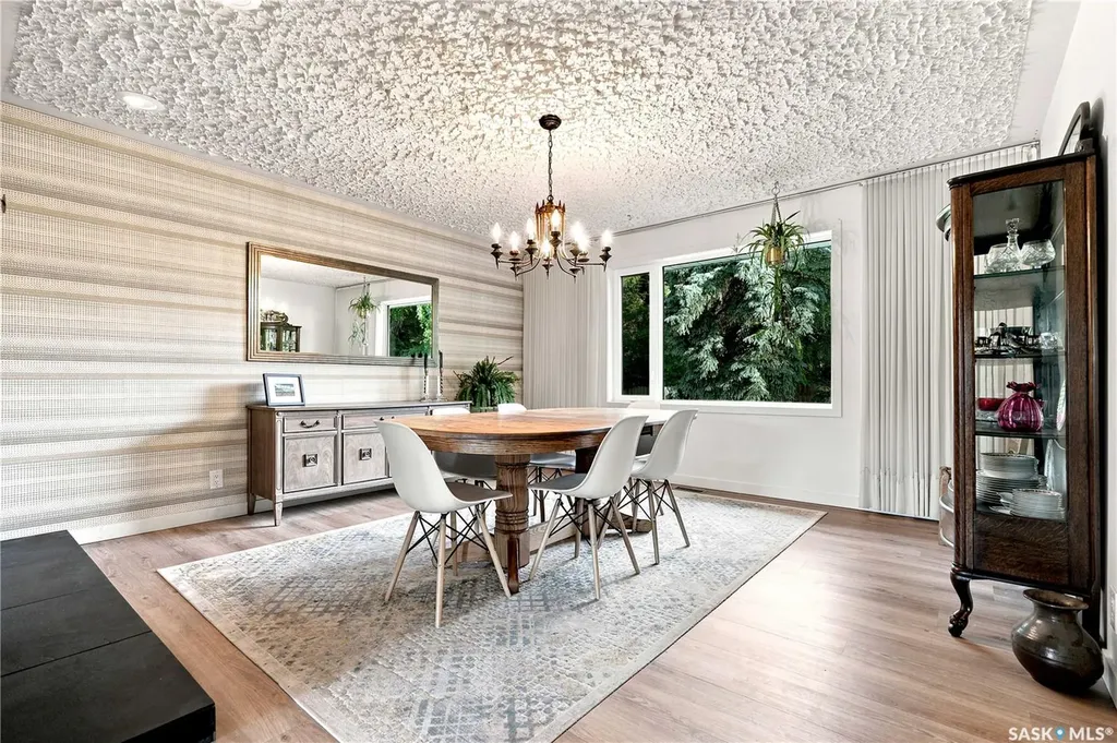 146 Highbury Place Saskatoon SK S7H 4X7