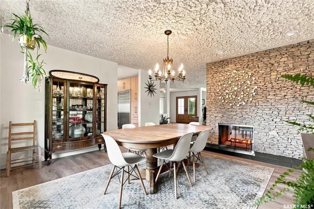 146 Highbury Place Saskatoon SK S7H 4X7