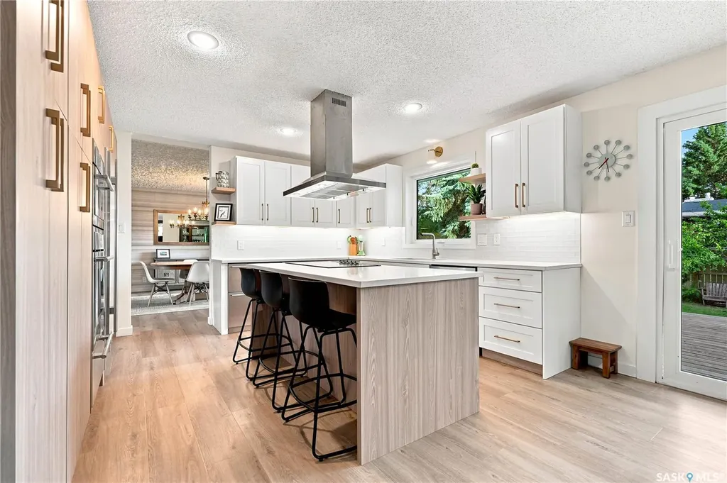 146 Highbury Place Saskatoon SK S7H 4X7