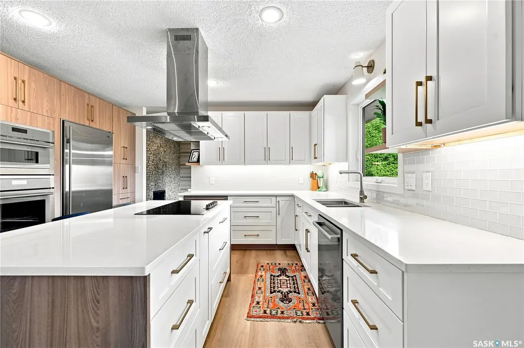 146 Highbury Place Saskatoon SK S7H 4X7