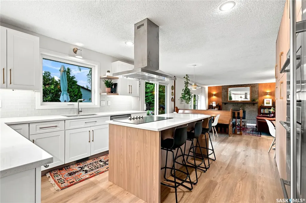 146 Highbury Place Saskatoon SK S7H 4X7