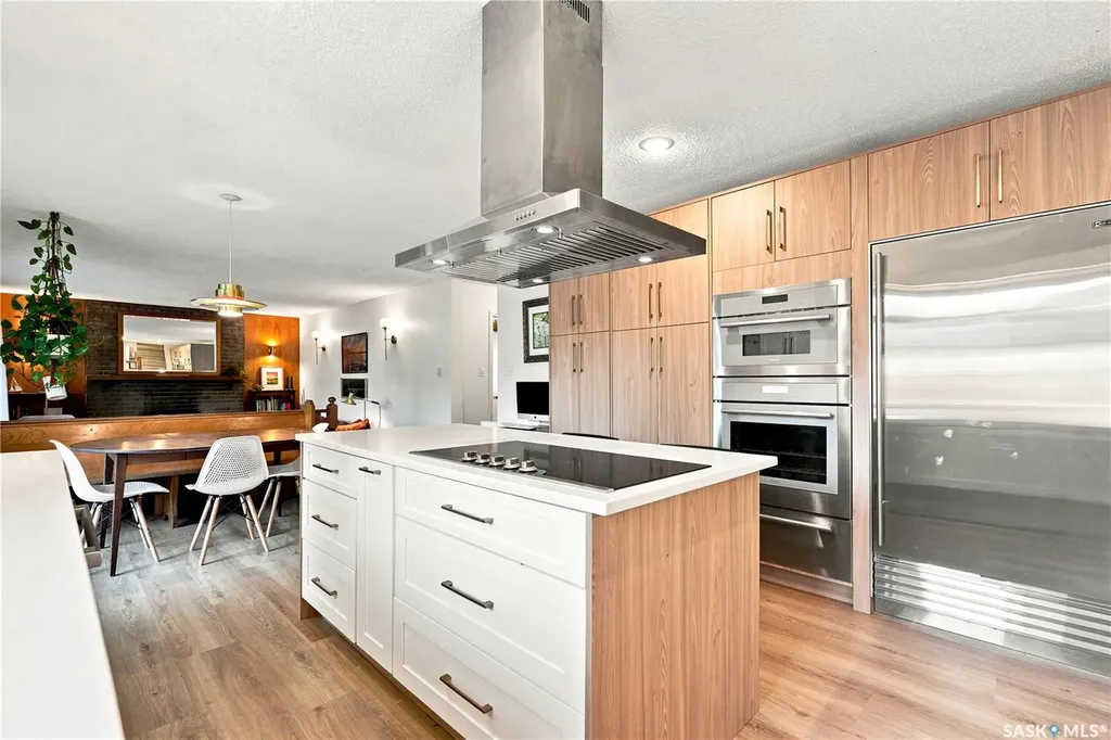 146 Highbury Place Saskatoon SK S7H 4X7
