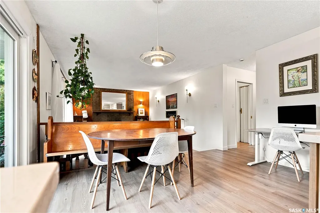 146 Highbury Place Saskatoon SK S7H 4X7