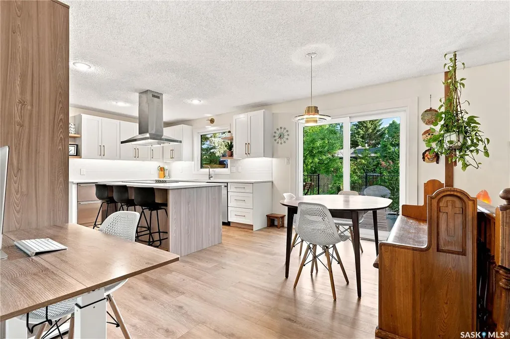 146 Highbury Place Saskatoon SK S7H 4X7