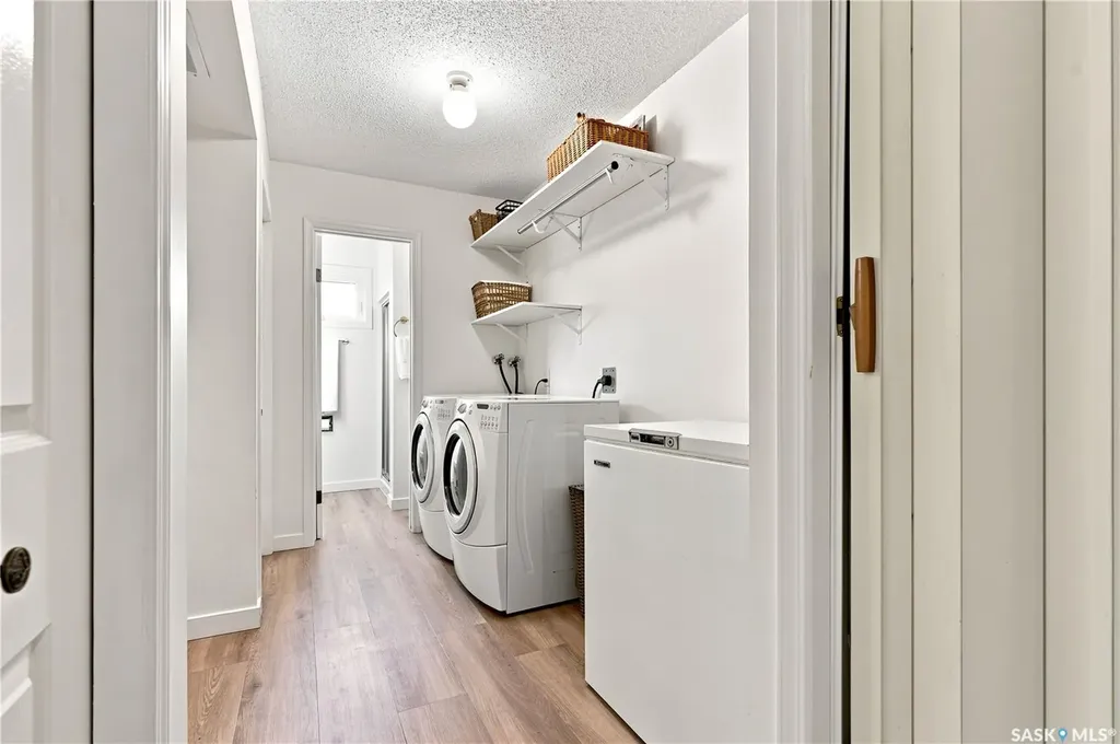 146 Highbury Place Saskatoon SK S7H 4X7