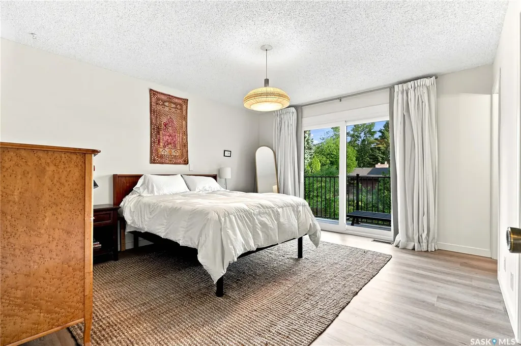146 Highbury Place Saskatoon SK S7H 4X7