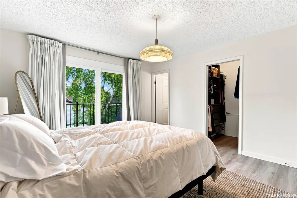 146 Highbury Place Saskatoon SK S7H 4X7