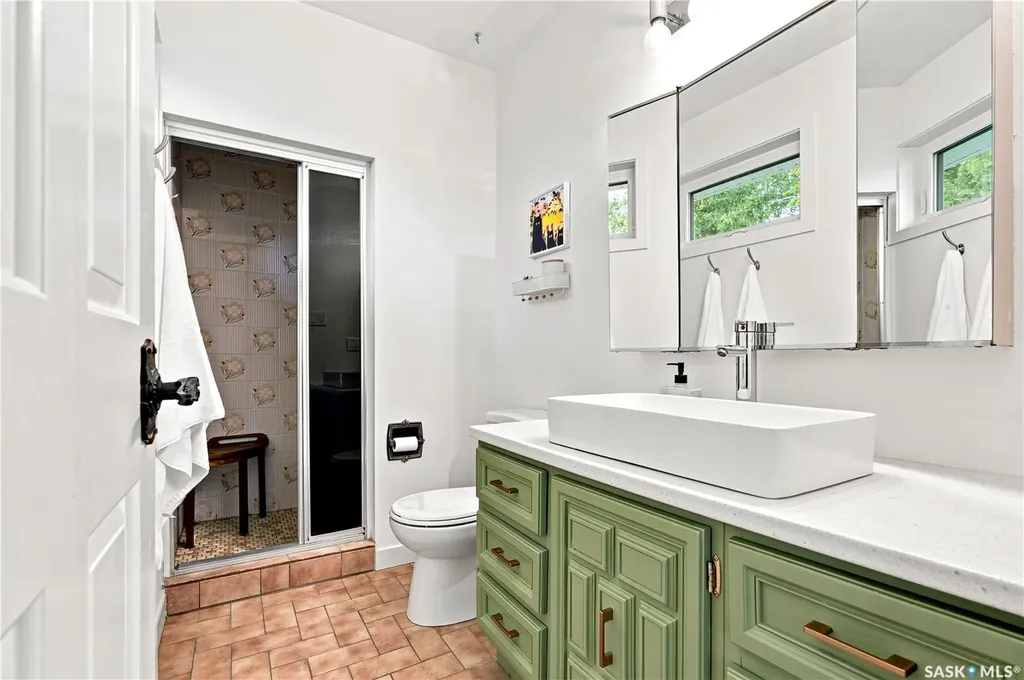 146 Highbury Place Saskatoon SK S7H 4X7